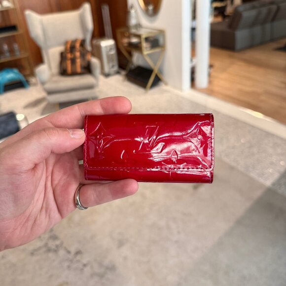 Louis Vuitton Vintage Red Vernis Monogram 4 Key Holder - Picture 16 of 16